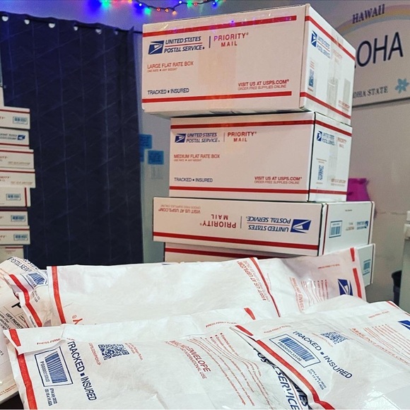 HOST ITEM 🤙 LOGO or 𝘜𝘕𝘓𝘐𝘚𝘛𝘌𝘋 🙏❤️ 𝘛𝘩𝘢𝘯𝘬 𝘺𝘰𝘶 / 🅜🅐🅗🅐🅛🅞 - Picture 7 of 17